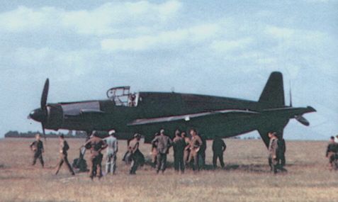 DO-335 showing its massive size compared to people gathered around it