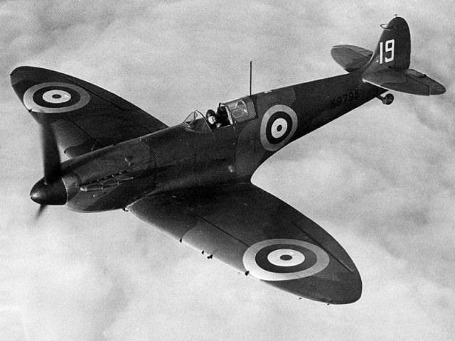 early spitfire (Mk.IAe) from 19th sqn RAF