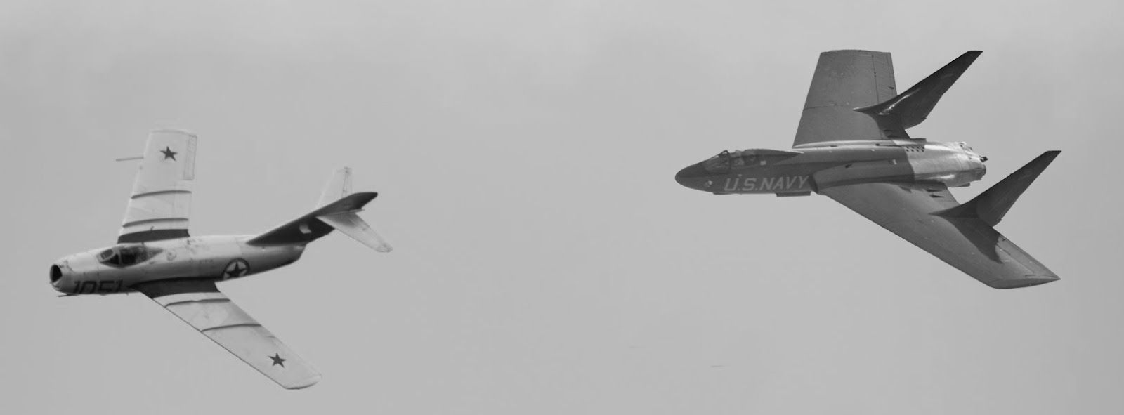 F7U-1_vs_Mig_web