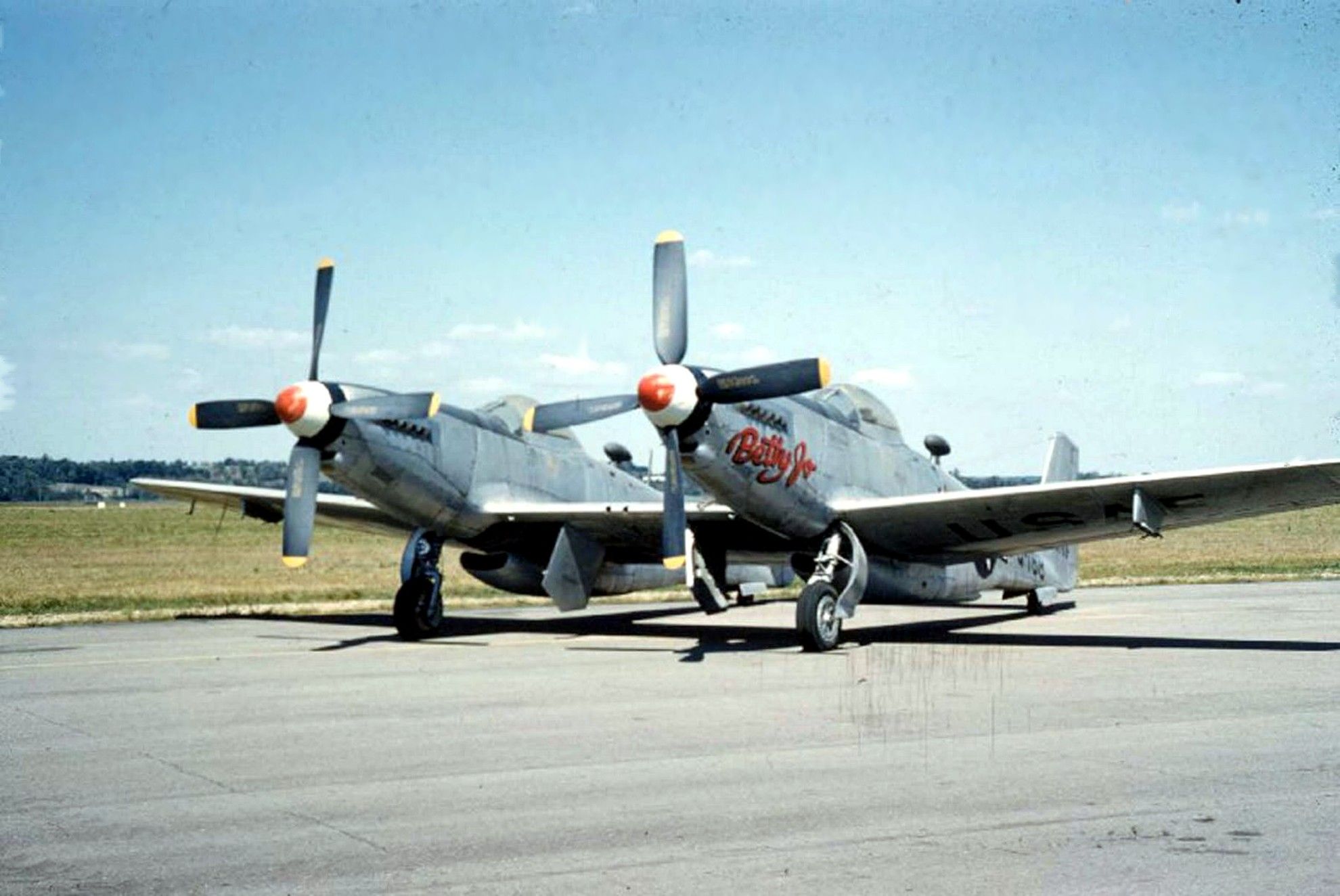 F82_twin_mustang-2