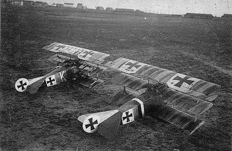Fokker Dr.I 213/17 of Friedrich Kempf and Dr.I 214/17  (4)