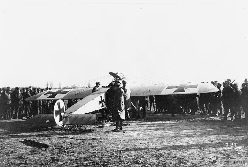 Fokker E.III no. 210/16,  captured (3)