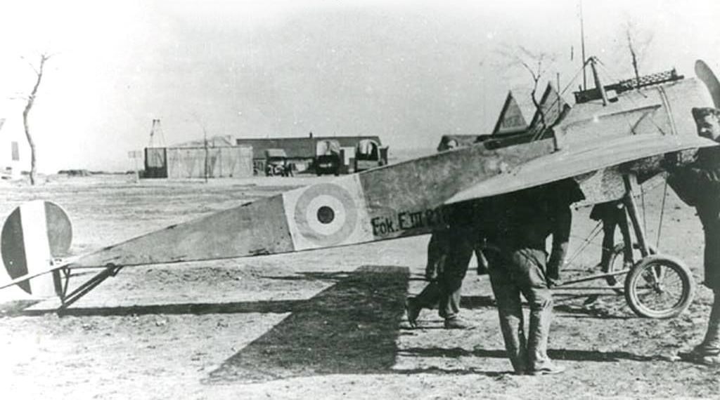 Fokker E.III no. 210/16,  captured (5)