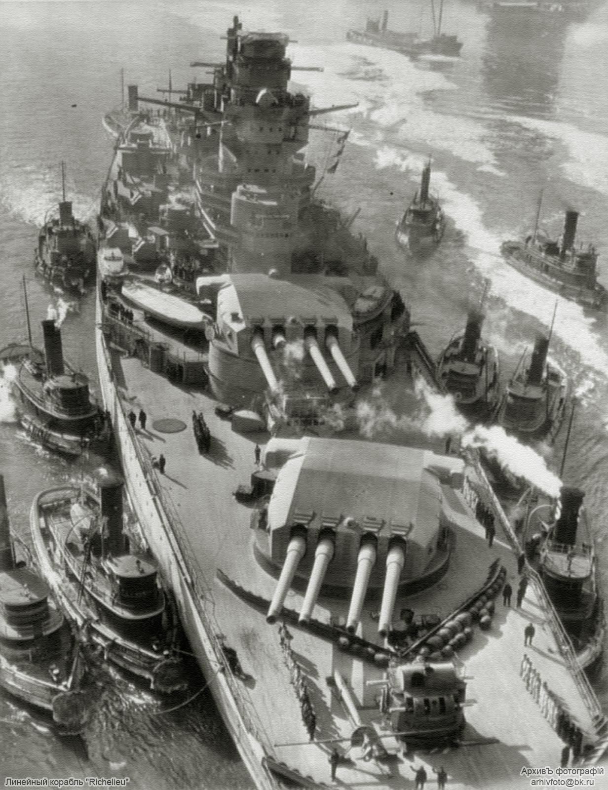 French_battleship_Richelieu_front