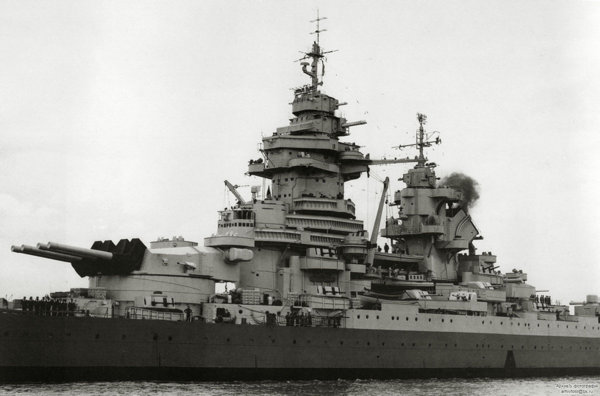 French_battleship_Richelieu_side