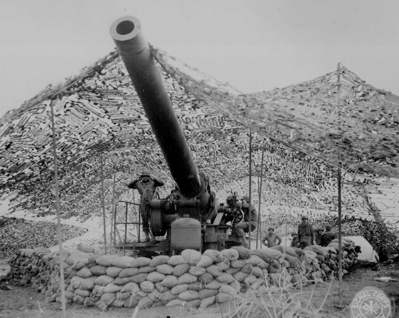 Front view of 240mm howitzer