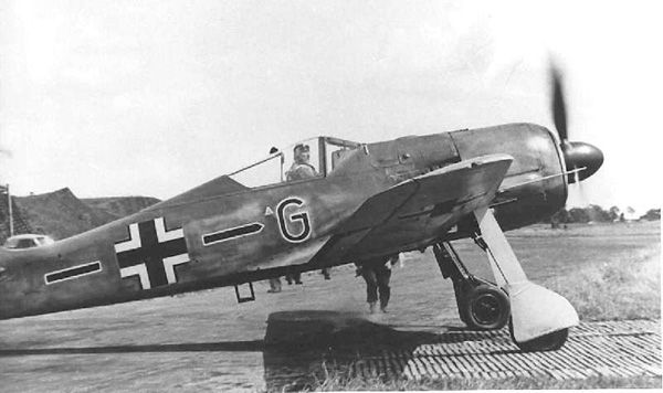 FW 190 A-2  Black G , St. Omer, Spring 1942