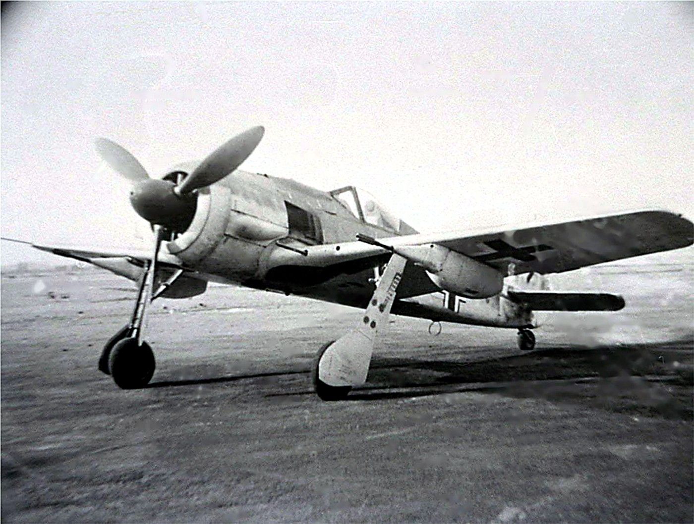 Fw190_with_MK103