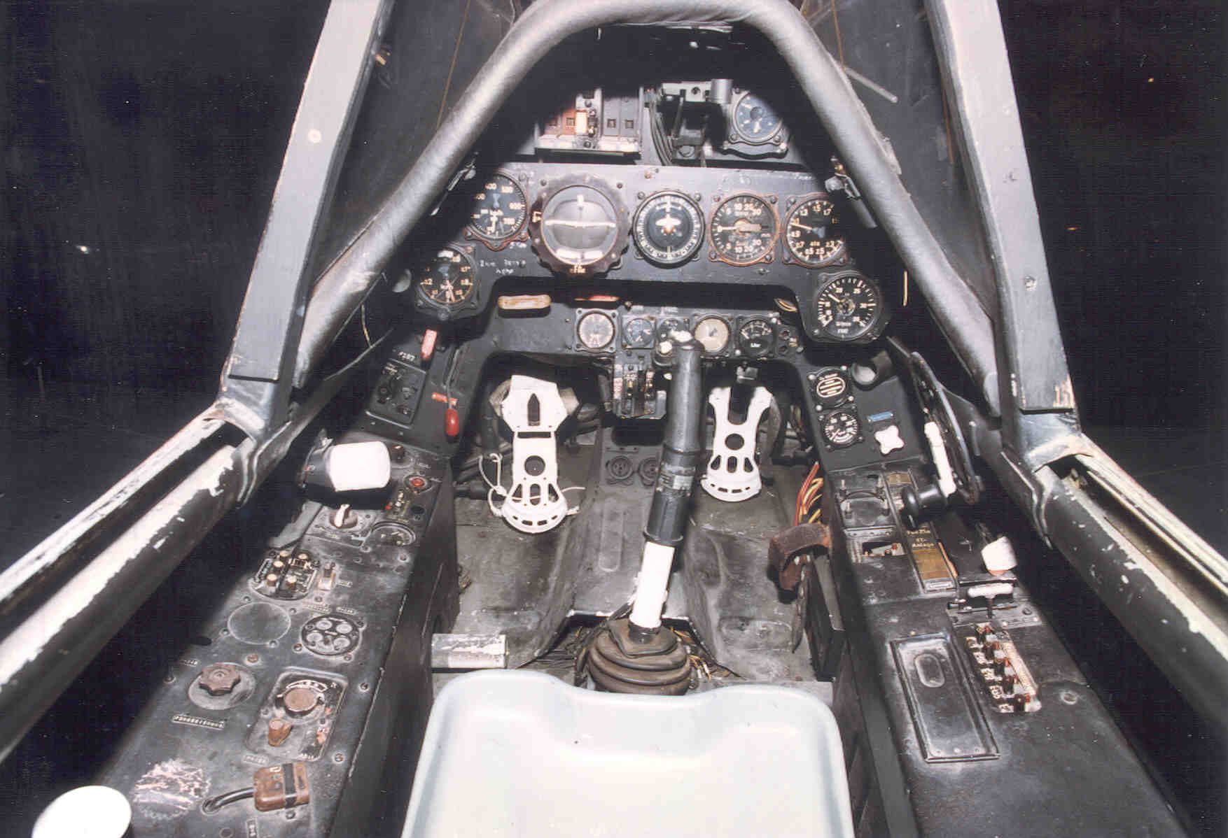 Fw190d-9-cockpit_