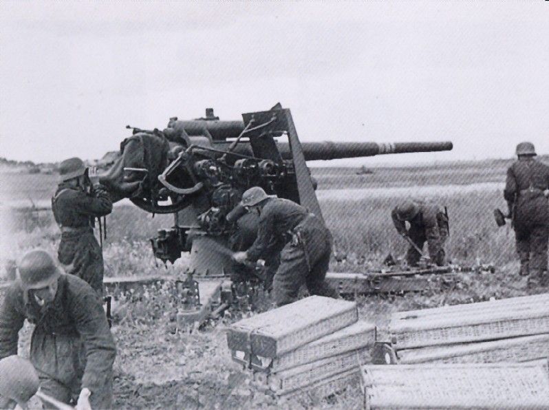 German 88mm artillery in action!