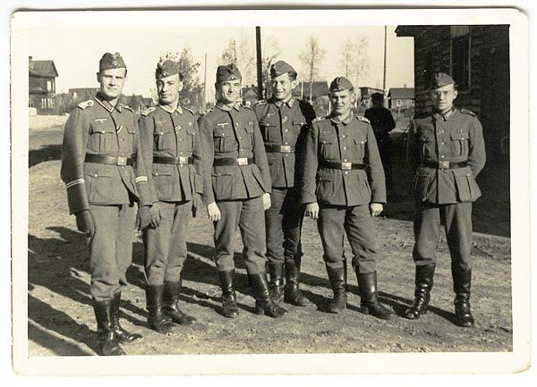 German Soldiers in the outskirts of St Petersburg