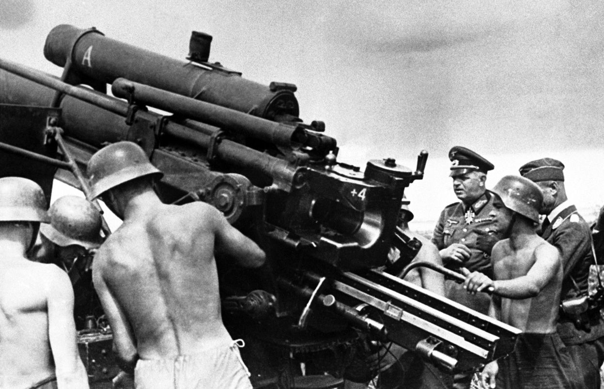 German_Army_Commander_Colonel_General_Ernst_Busch_inspects_an_anti-aircraft