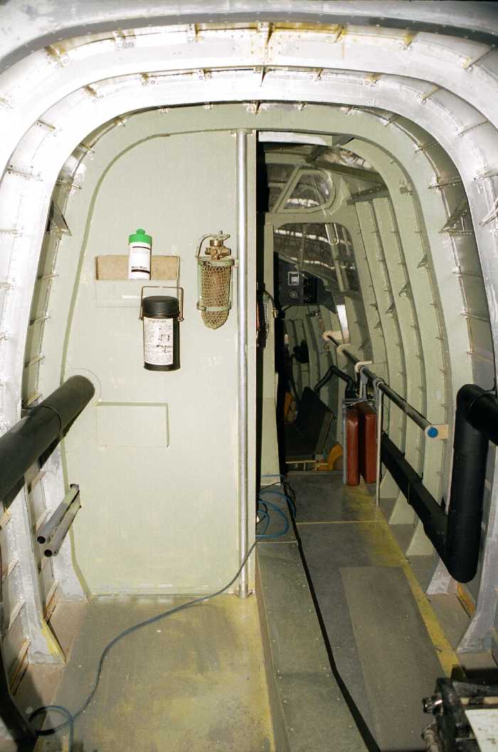 Handley Page Halifax - Rest bay to Cockpit Passageway