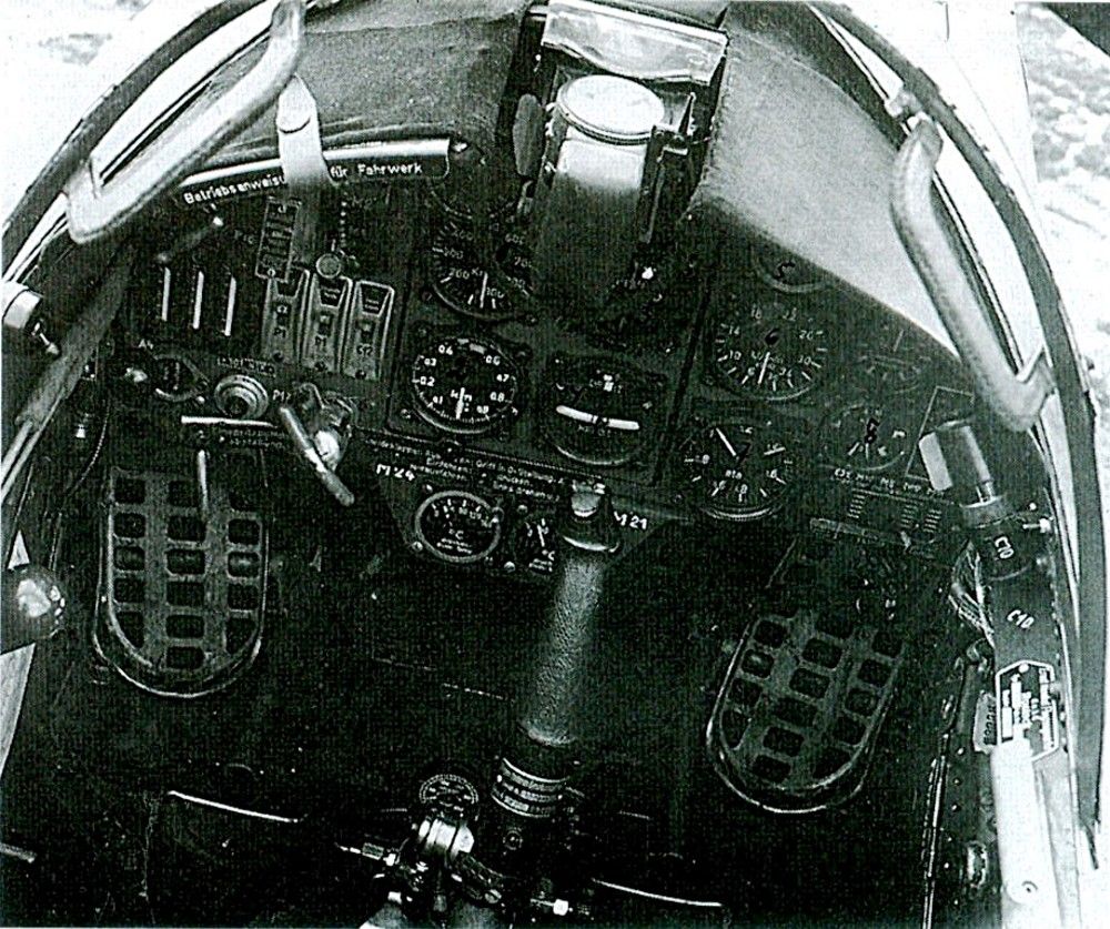 He-100-cockpit_2