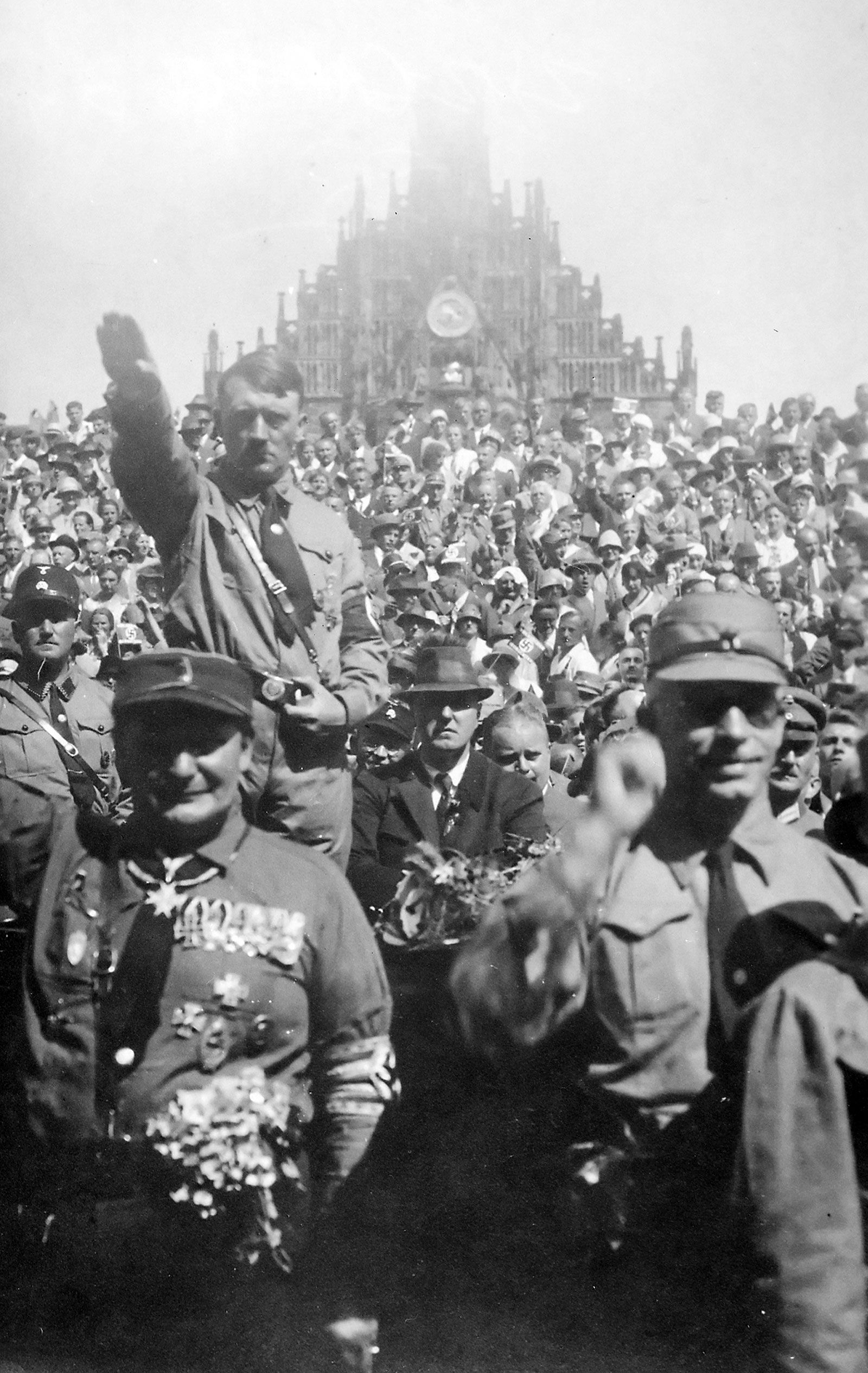 Hitler_1928