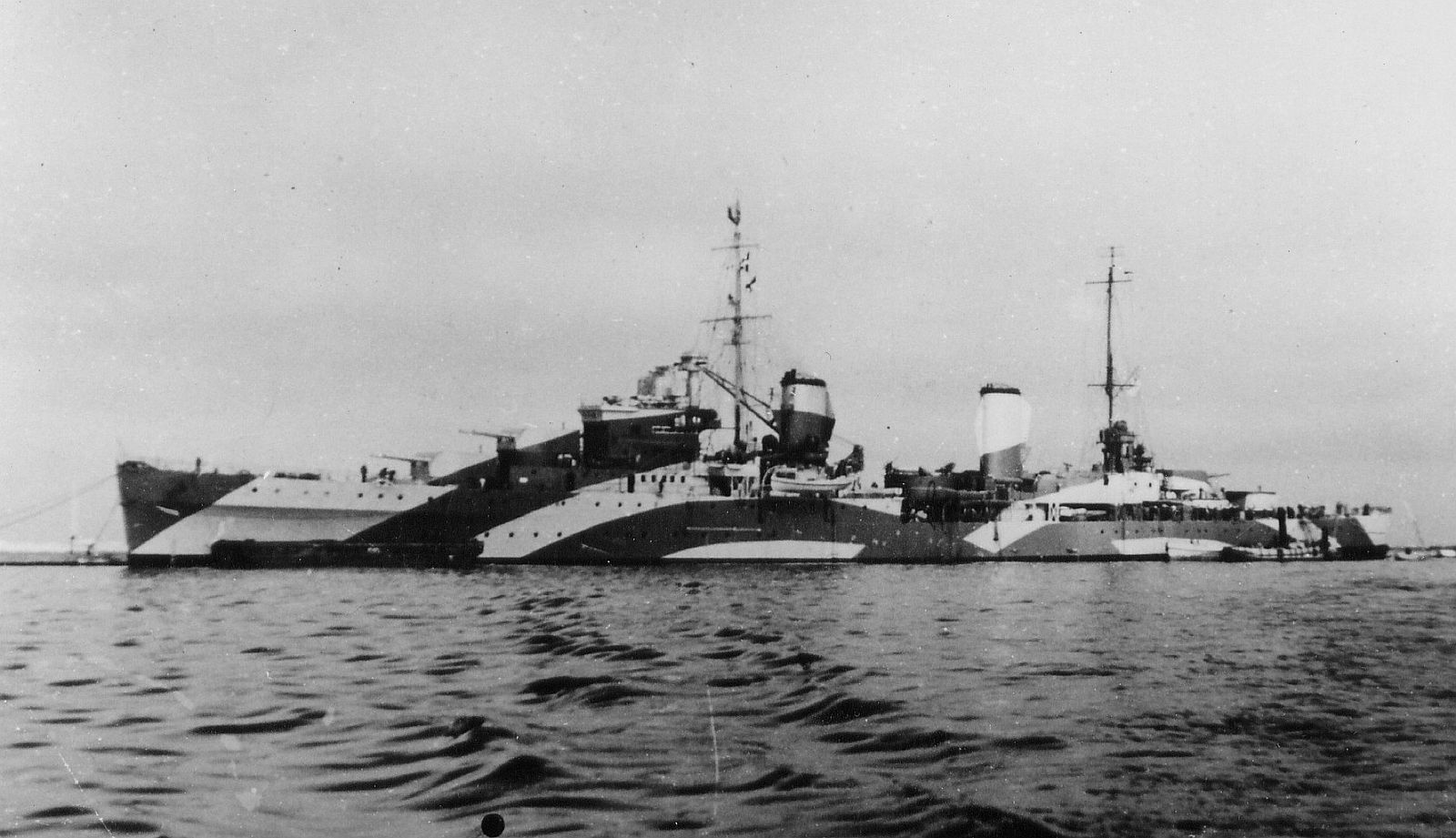 HMAS Perth light cruiser, 1941 (1)