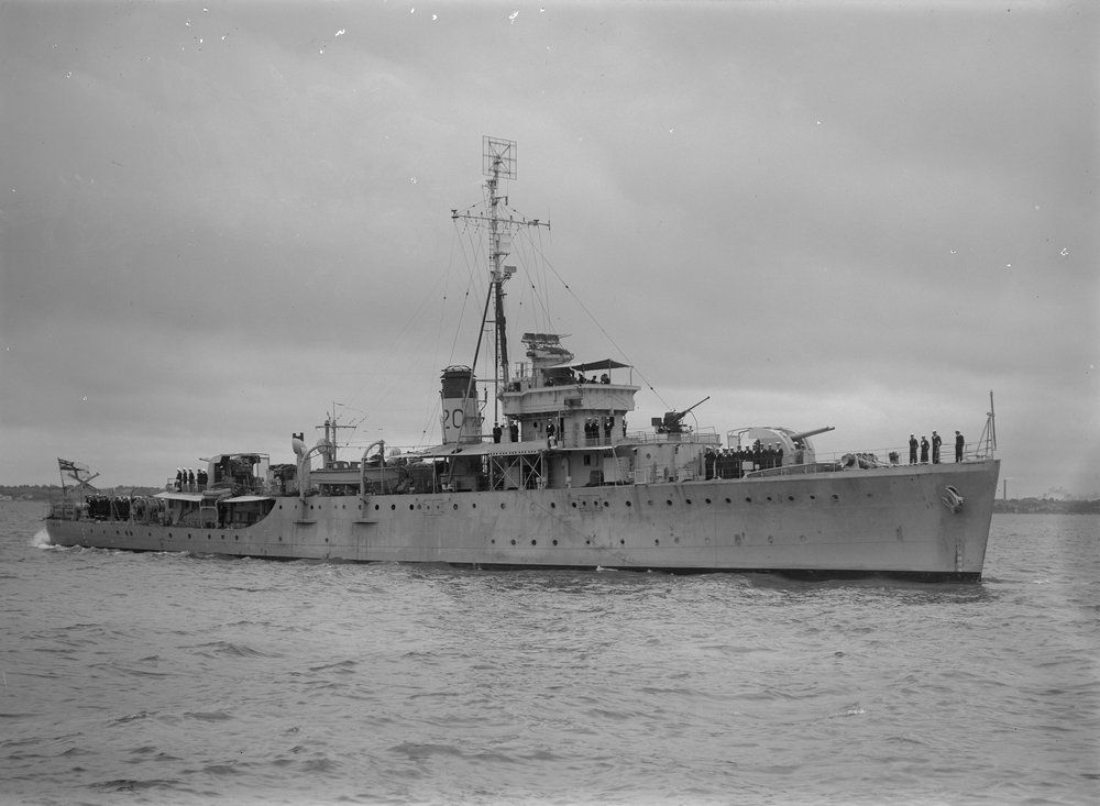 HMAS Swan (II), a Grimsby-class sloop, circa 1946