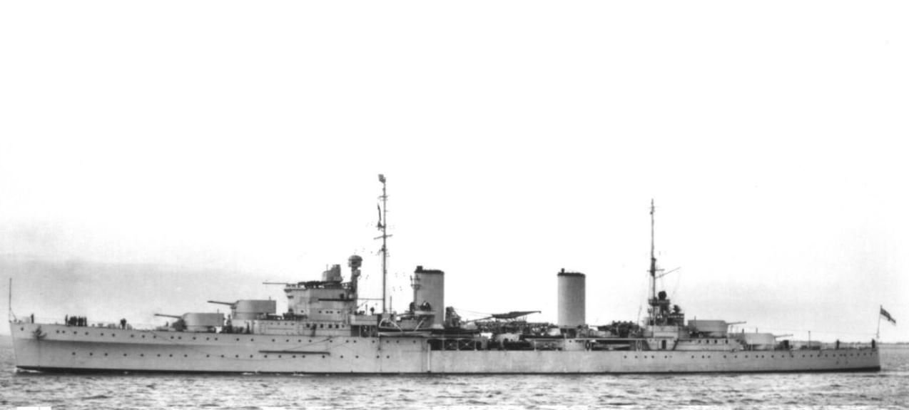 HMAS Sydney II  light cruiser in 30' (2)