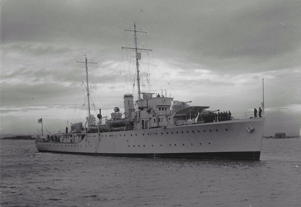 HMAS Yarra (II), a Grimsby-class sloop, 1940/1941
