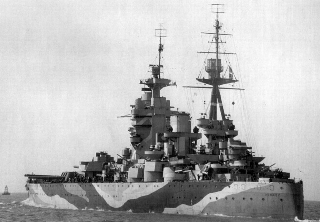 HMS Rodney camouflaged (1)