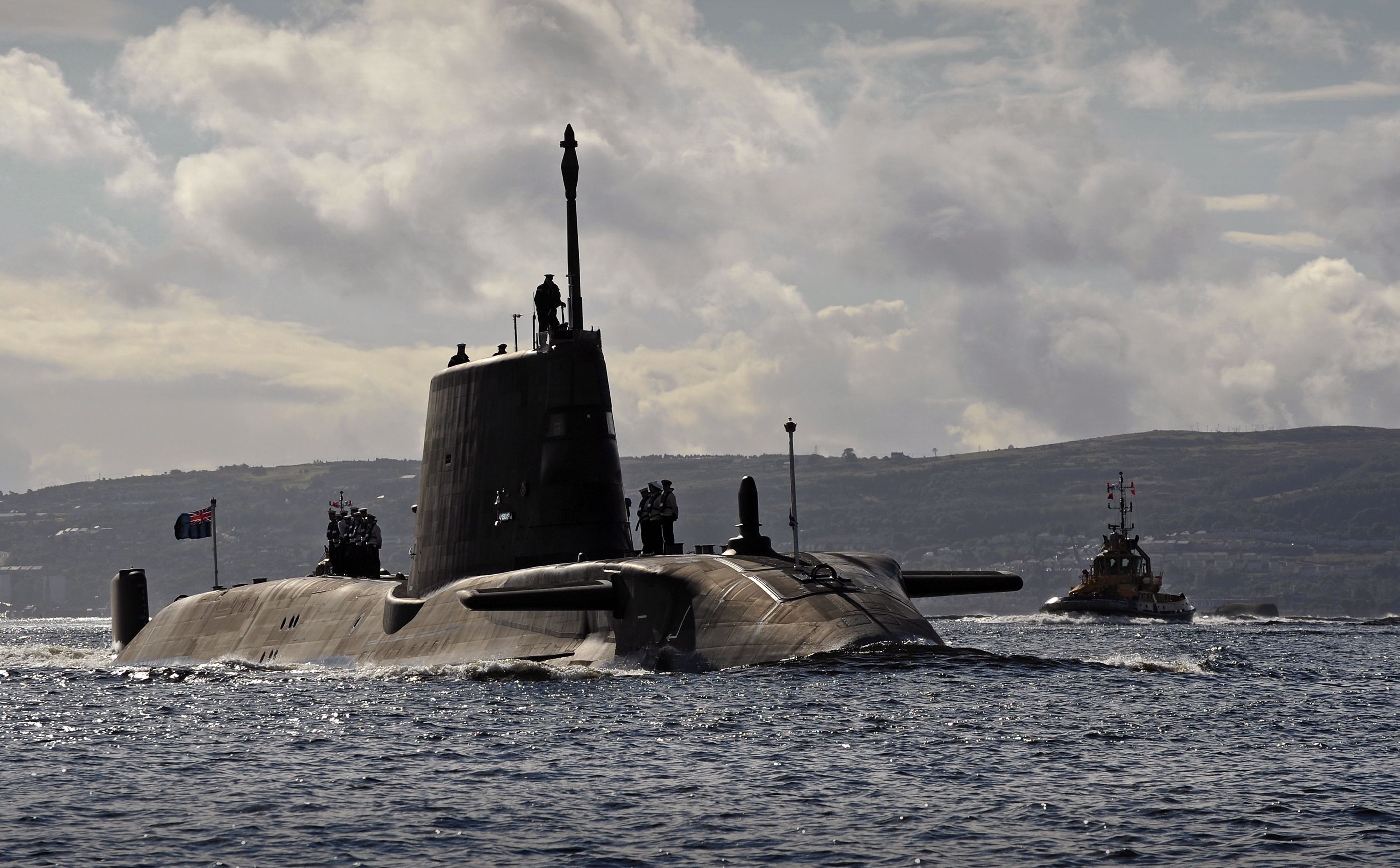 HMS_Ambush_Arriving_at_HMNB_Clyde_