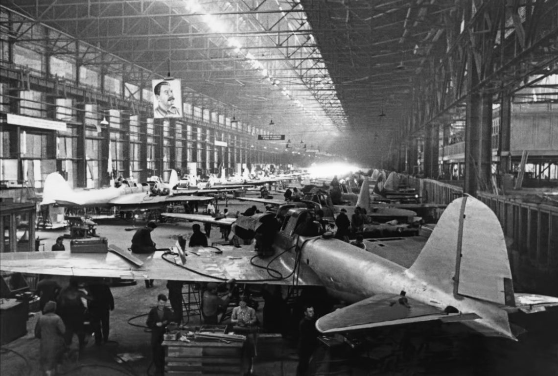 Ilyushin Il-2 assembling line