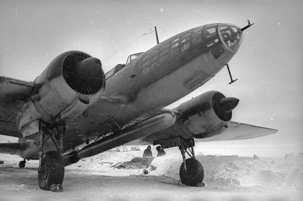 Ilyushin Il-4T with a 45-36-AV torpedo