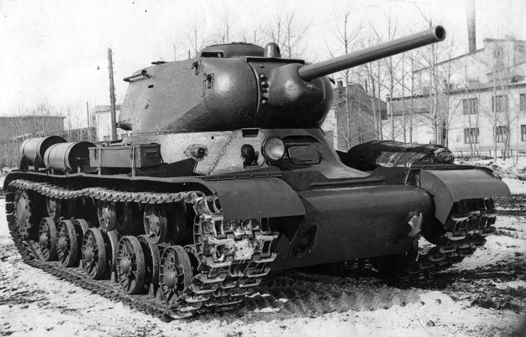 IS-1 (KV-13) heavy tank, Chelyabinsk factory, 1943, general view
