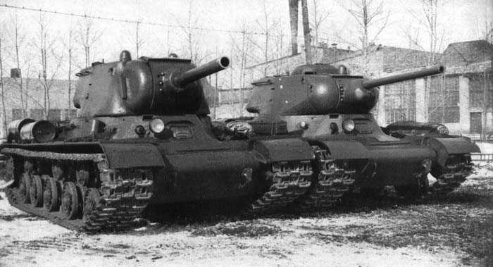 IS-2 and IS-1 heavy tanks, Chelyabinsk factory, 1943
