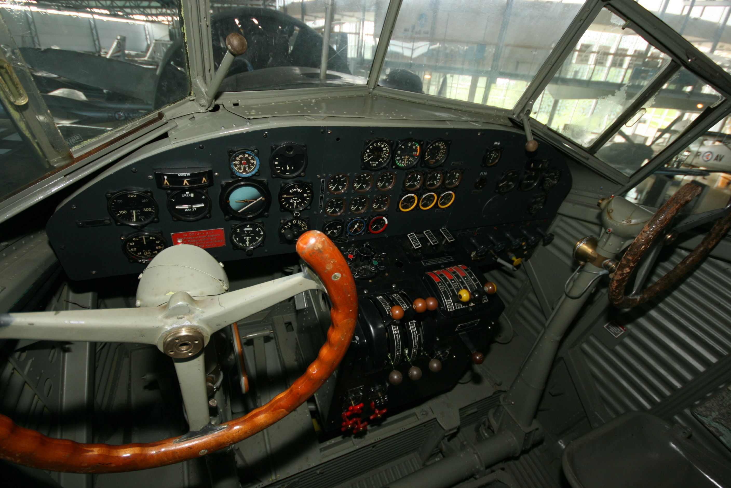Ju 52 cockpit