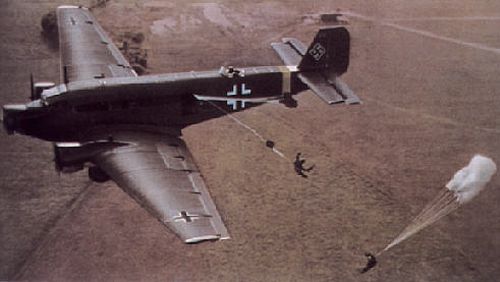 Ju-52 with paras