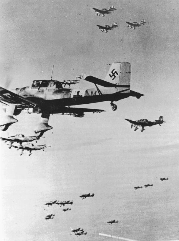 Ju-87 Stuka Formation