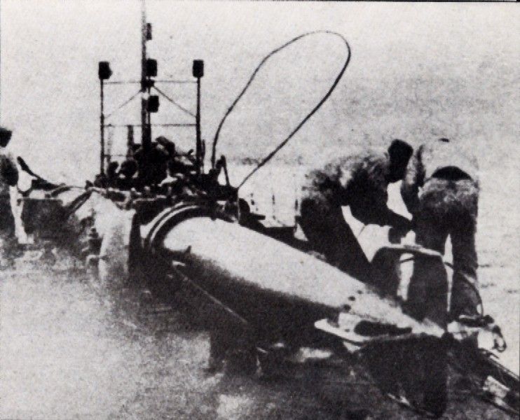 Кайтен это. Японские подводные лодки второй мировой войны камикадзе. Кайтен камикадзе торпеды. Кайтены японские подводные камикадзе. Камикадзе на торпедах в Японии.