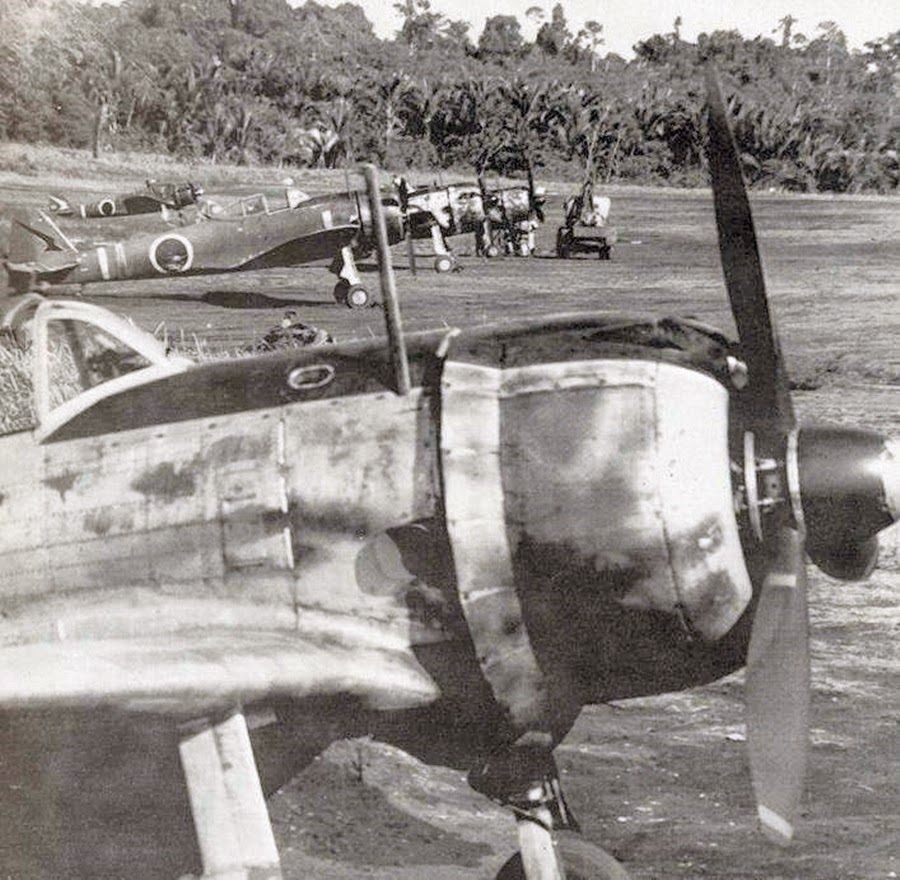 Ki-43-IIs lined up