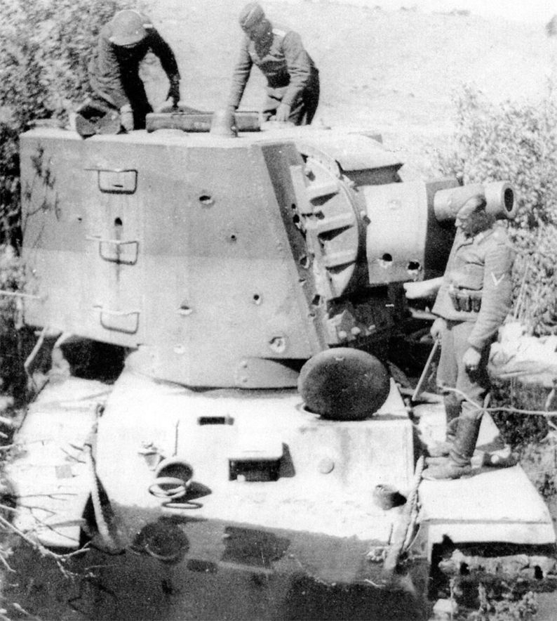 KV-2, an early production tank,  1941 (5)