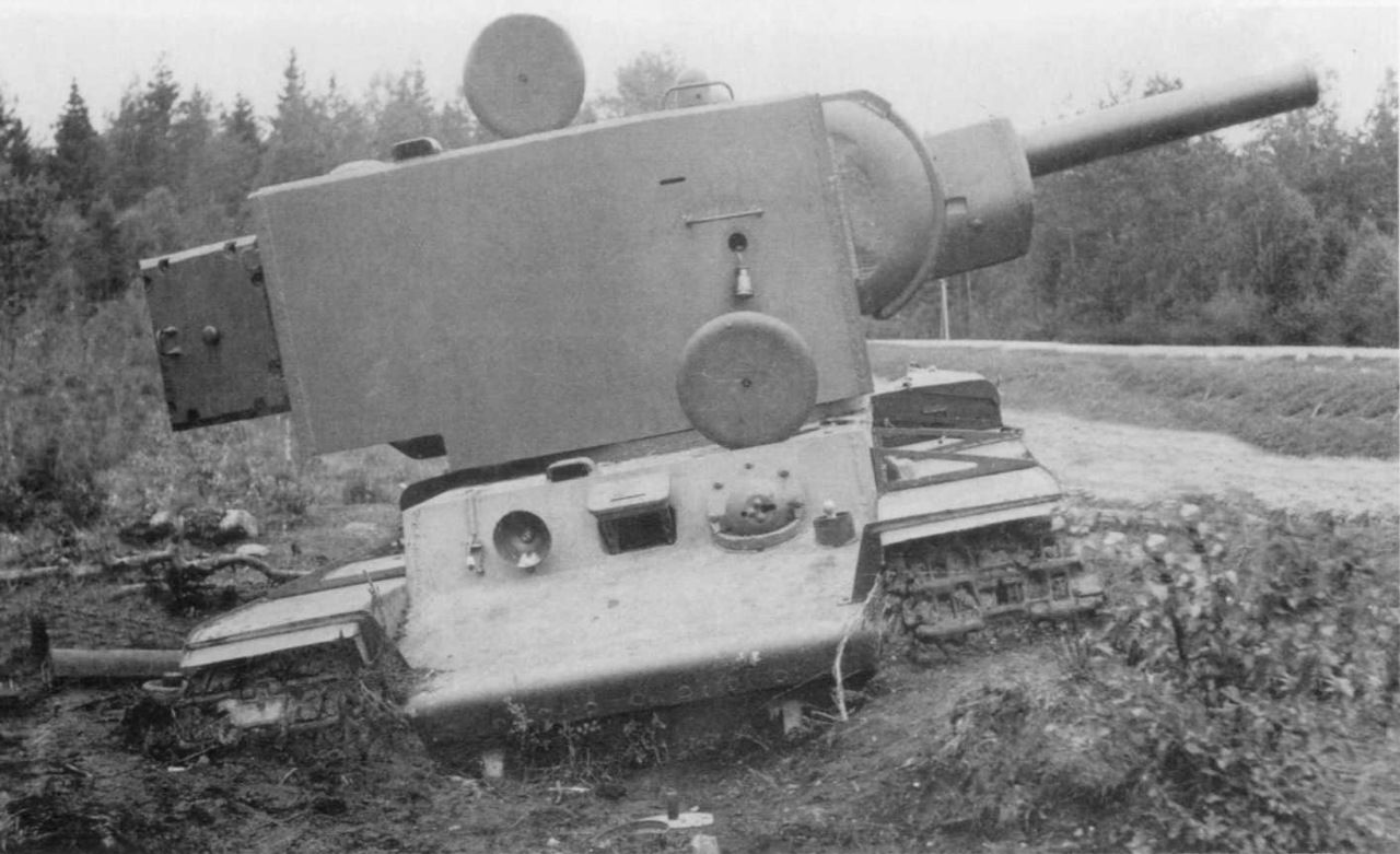KV-2 heavy tank knocked out in  1941 (1)