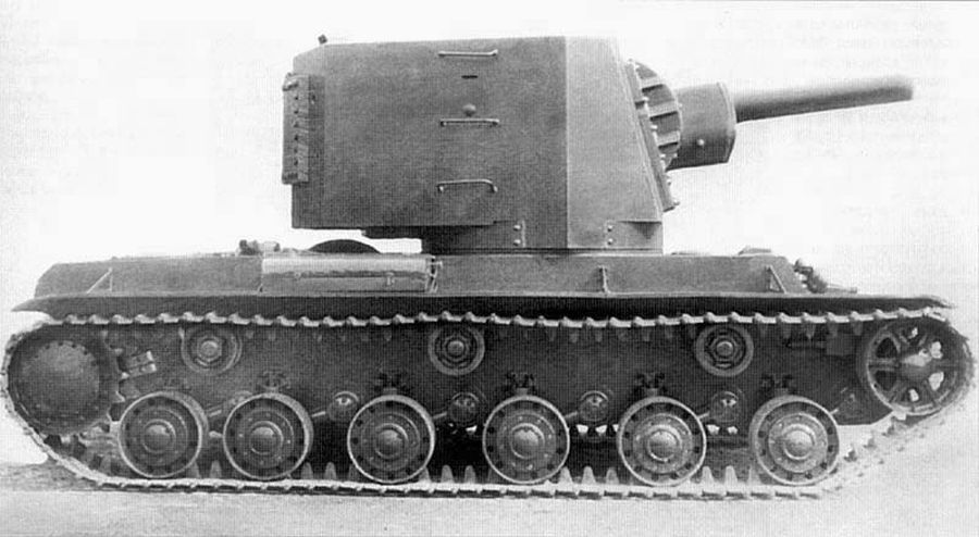 KV-2 U-4 early heavy tank 1940, the side view