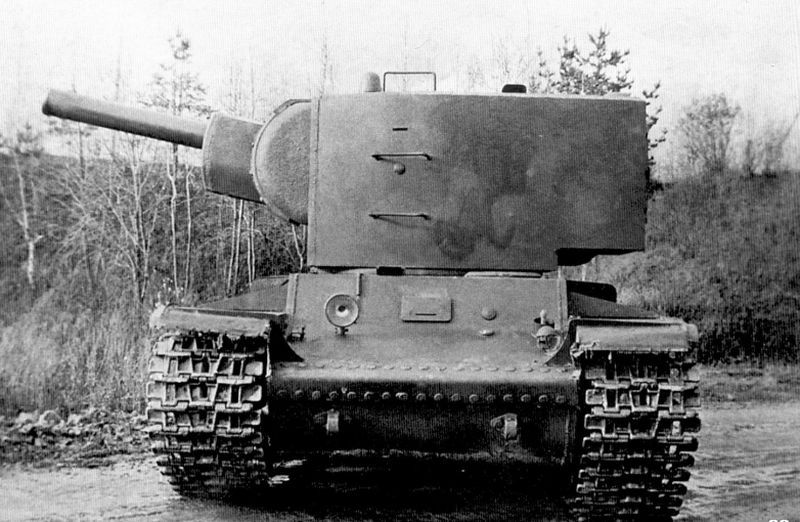 KV-2 U-7 heavy tank 1940, the front view