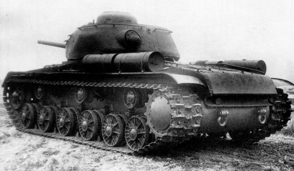 KV-85 heavy tank during trials, November 1943 (2)