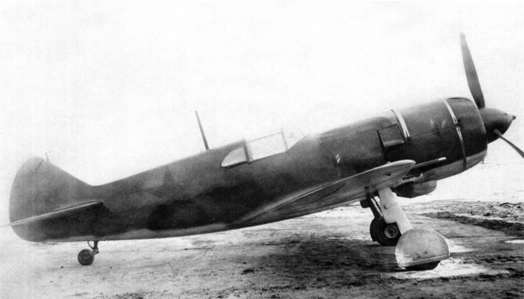 LaGG-3 no.372100 with M-82 engine ( Lavochkin La-5 prototype ) (1)