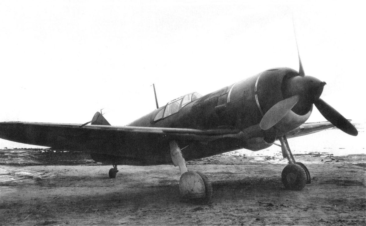 LaGG-3 no.372100 with M-82 engine ( Lavochkin La-5 prototype ) (2)