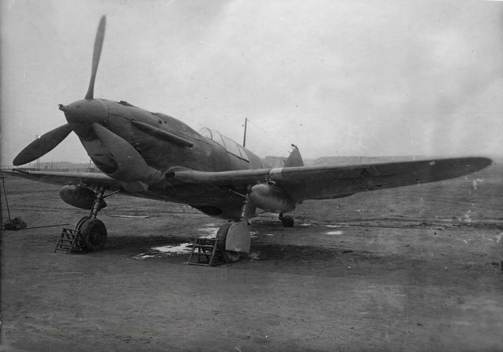 LaGG-3  with additional fuel tanks