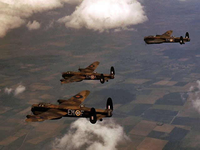 Lancasters in formation, 207 sqn, Bottesford, U.K.