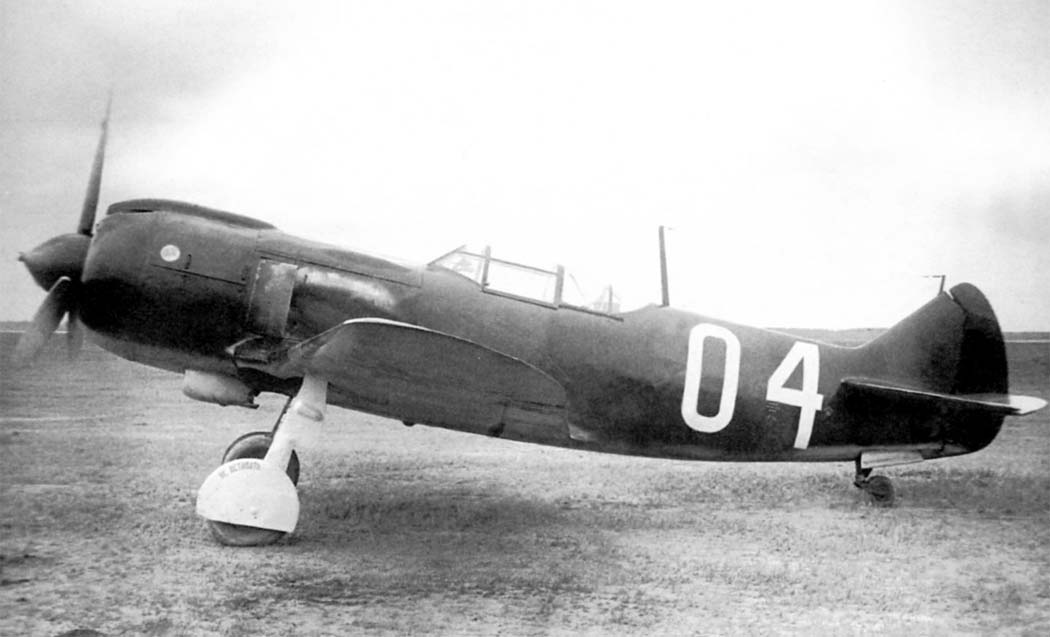 Lavochkin La-5FN "White 04", no.39210104 with the M-82FN engine, trials 1943