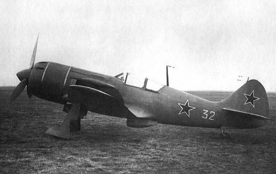 Lavochkin La-9 no.32 (2)