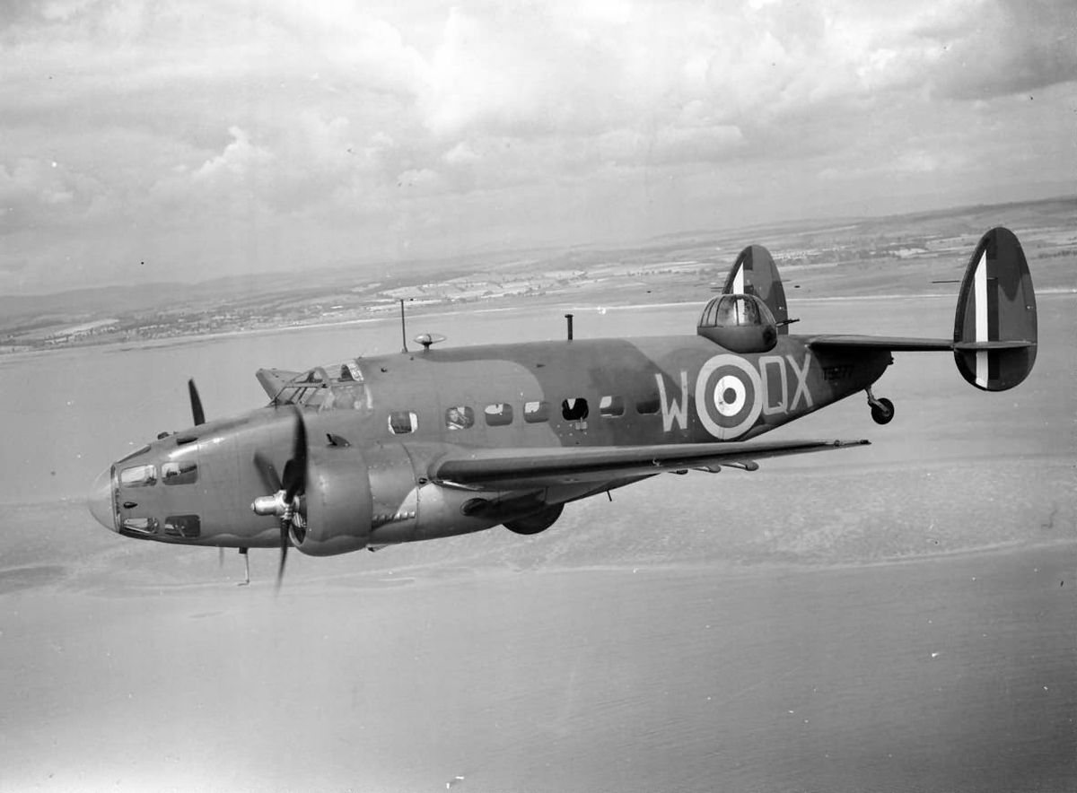 Lockheed Hudson Mk.I, s/n T9277, code QX-W, no. 224 Squadron