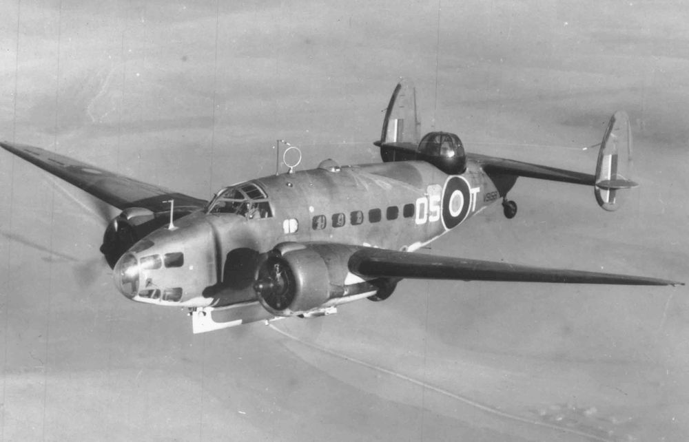 Lockheed Hudson Mk.III, code OS-T, s/n V9158 no.279 Squadron (1)