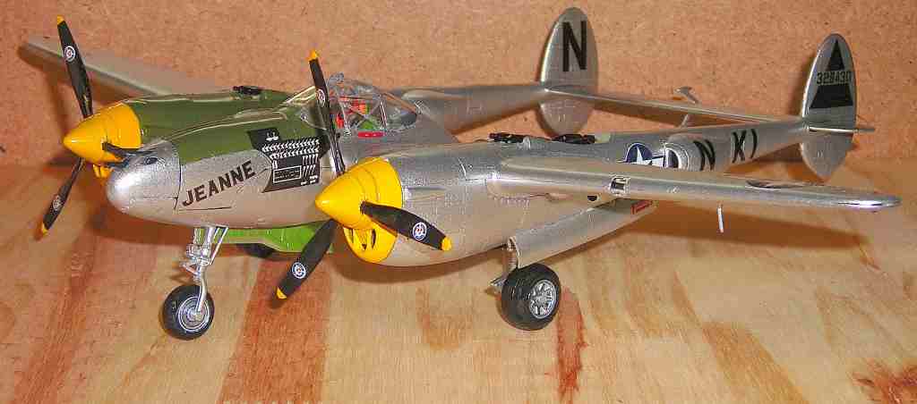 Lockheed P-38 "Lightning" Front/Port