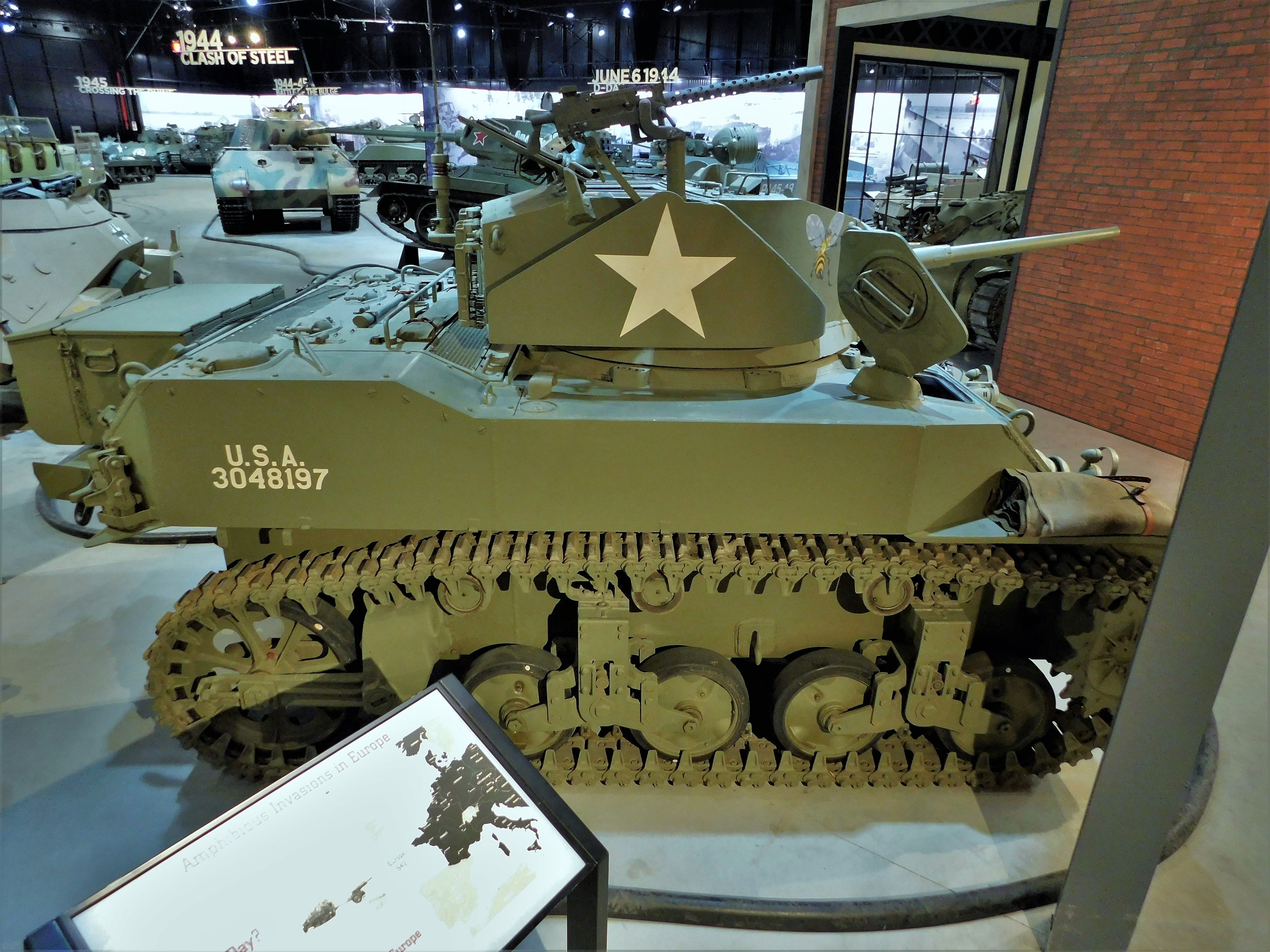 M5A1 Stuart VI (4).JPG