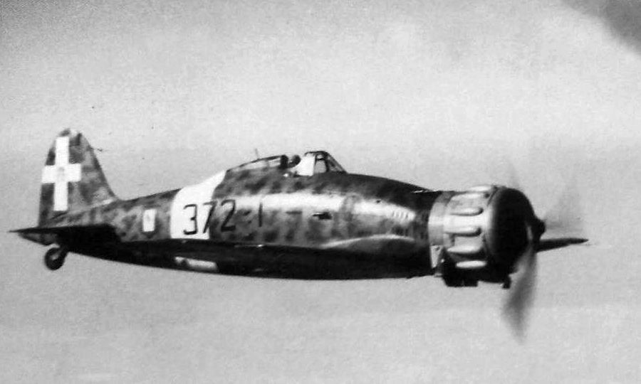 Macchi MC.200 Saetta, 372° Squadriglia, no.372-1